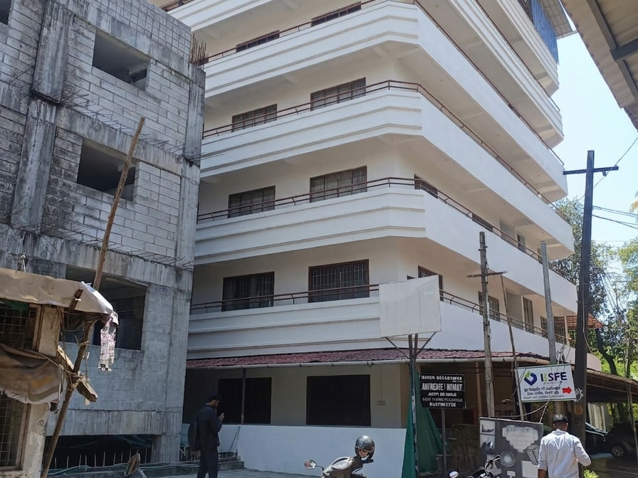 Commercial Building for Rent in Vyttila, Ernakulam 