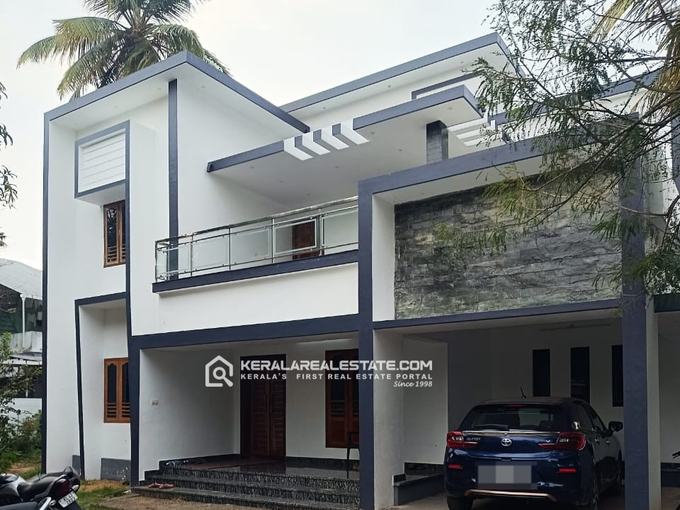  4 BHK HOUSE FOR SALE IN KODUNGALLUR, THRISSUR