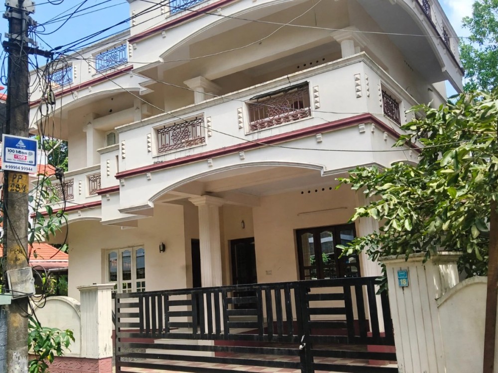 3 BHK Semi Furnished House for Rent in Elamakkara, Edappally, Ernakulam 