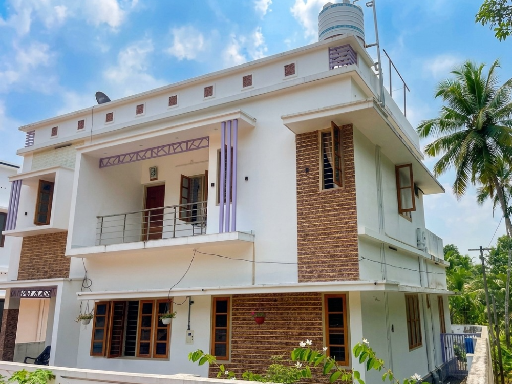 4 BHK TWO-STORIED HOUSE FOR SALE IN THUPPUMPADY, NEAR MULANTHURUTHY, ERNAKULAM