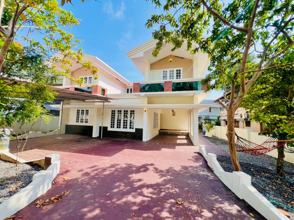 4 BHK House for Sale in Aluva, Ernakulam 