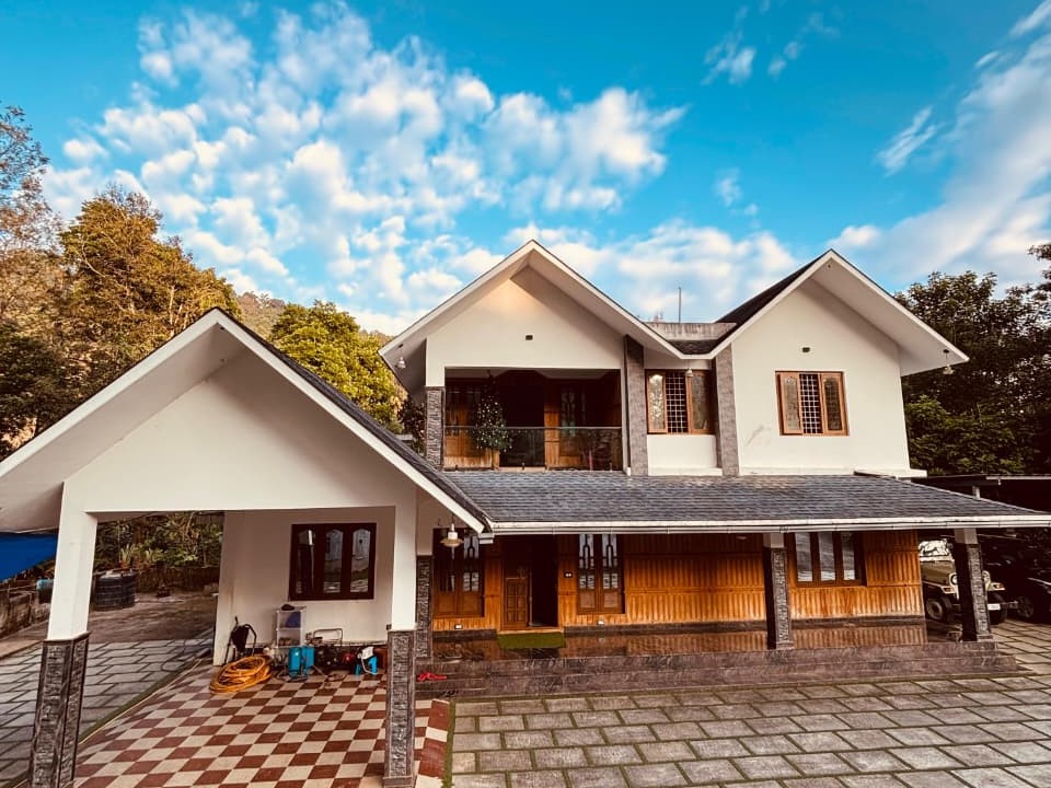 5 BHK House for Sale in Kunchithanny, Munnar, Idukki
