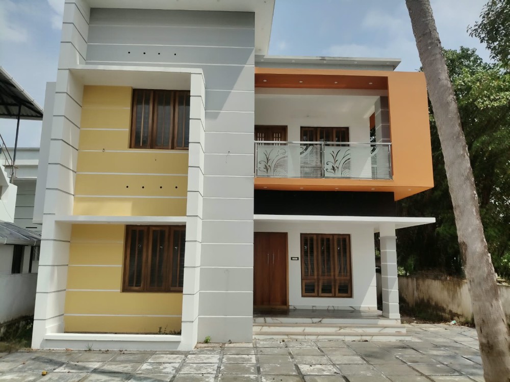 4 BHK House for Sale on Asramom Vaidyasala Route, Kollam
