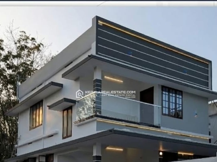 NEW 3 BHK HOUSE FOR SALE IN MULANTHURUTHY, ERNAKULAM